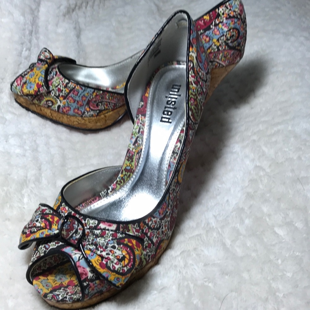 ❤️😈❤️Awesome sexy paisley pumps.